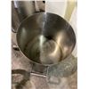 Image 2 : LARGE STAINLESS STEEL POT WITH LID 19.5 X 20.5"