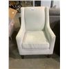 Image 2 : WHITE STUDDED LOUNGE CHAIR