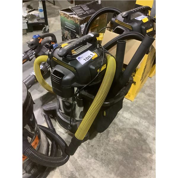 DEWALT SHOP VAC (MAY BE MISSING PIECES)