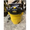 Image 2 : DEWALT 6GAL DRY/WET VACUUM