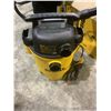 Image 3 : DEWALT 6GAL DRY/WET VACUUM