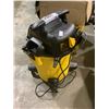 Image 3 : DEWALT 6GAL DRY/WET VACUUM