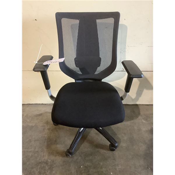 MESH BACK ROLLING OFFICE CHAIR