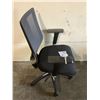 Image 2 : MESH BACK ROLLING OFFICE CHAIR