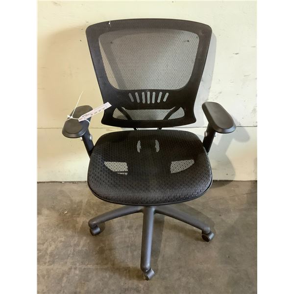 MESH BACK ROLLING OFFICE CHAIR