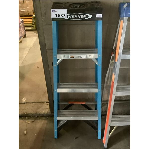 WERNER 4' FIBERGLASS AND ALUMINUM STEP LADDER