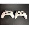 Image 1 : 2 XBOX WIRELESS CONTROLLERS (ONE MISSING BATTERY)