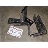 Image 1 : L shaped brackets