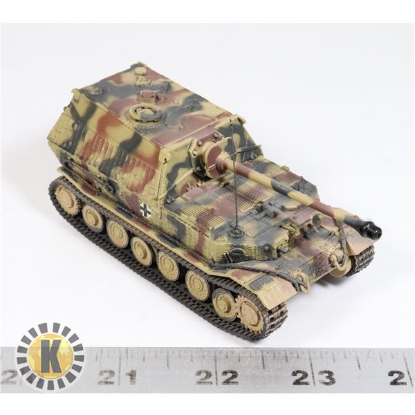 #6 FORCES OF VALOR 2000 GERMAN TANK MODEL