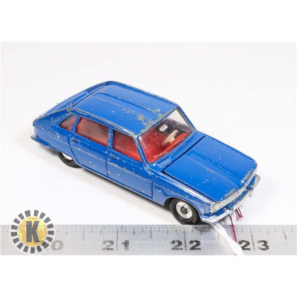 #40   DINKY TOYS #166R RENAULT R16 MECCANO