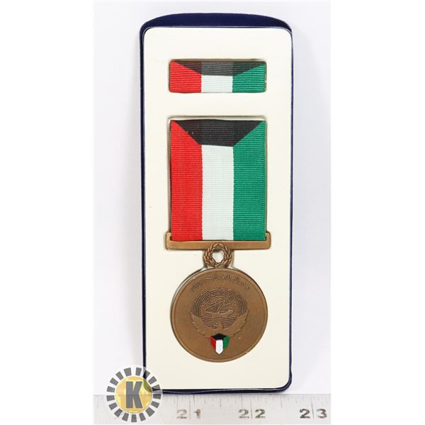 #412 KUWAIT LIBERATION SAUDI ARABIA 1991 MEDAL