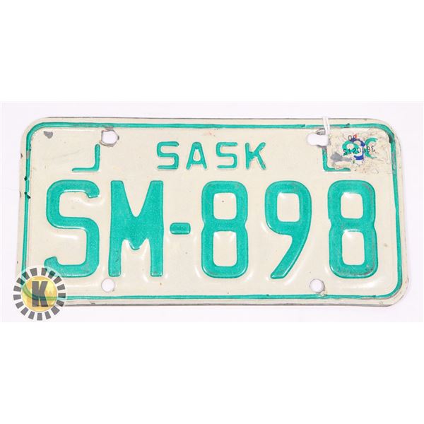 #616 SASKATCHEWAN LICENCE PLATE 1980 SM-898