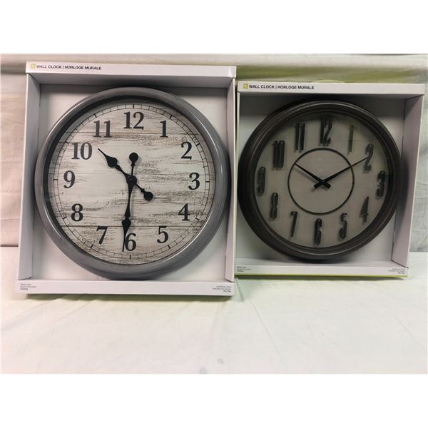 2 Wall Clocks