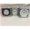 Image 1 : 12 Wall Clocks
