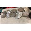 Image 2 : 3 ELECTRIC MOTORS WITH FAN BLADES