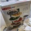 Image 14 : NESCO DEHYDRATOR WORKING WITH FIGURE SKATES AND COSMEDIZ WEDGES