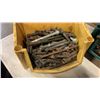 Image 3 : 4 BINS OF BOLTS