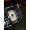 Image 4 : 3 METAL DROP IN SINKS