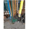 Image 3 : 2 BUNDLES OF GARDEN TOOLS, SHOVELS, RAKE, PITCHFORK, EXTENTION POLE