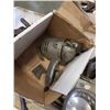 Image 2 : TOTE OF TAPS AND DIES, THREADING CLAMPS AND TOOLS