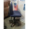 Image 3 : 4 GAS LIFT OFFICE CHAIRS BLUE, ORANGE AND GREY