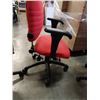 Image 7 : 4 GAS LIFT OFFICE CHAIRS BLUE, ORANGE AND GREY