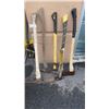 Image 1 : BUNDLE OF SPLITTING MAULS, PICKAXE AND SLEDGEHAMMER
