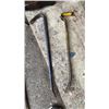 Image 3 : LOT OF CROWBARS, SLEDGE HAMMER, SPLITTING MAUL