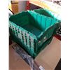 Image 2 : 5 TOTES WITH BUILT IN LIDS