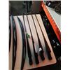 Image 3 : 2 BOSCH WINDSHIELD WIPER ASSEMBLIES AND 3 WIPER BLADES 31 INCH