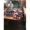 Image 1 : 5 TRAYS OF CAPACITORS