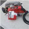 Image 3 : Milwaukee heavy duty 7 and 1/4 inch tilt lock double handle circular saw tested and working