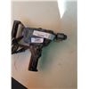 Image 2 : MAKITA 6013BR 1/2" HEAVY DUTY ELECTRIC DRILL WORKING