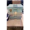 Image 2 : 5 STORAGE CONTAINERS - 2 TOTES AND 3 CLAMSHELL SNAP CASES
