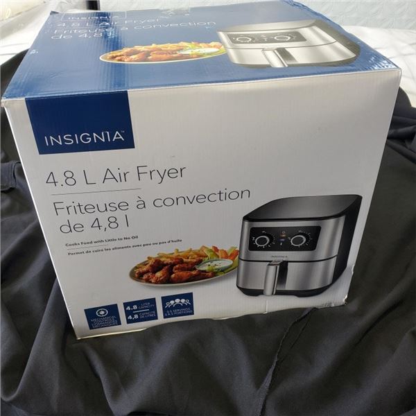 AS NEW INSIGNIA  4.8L AIR FRYER IN BOX