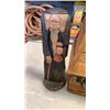 Image 3 : WOOD TABLE LAMP, METAL TABLE LAMPS AND 2 METAL FIGURES