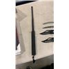 Image 3 : LOT OF 2 NEW MECHANICAL KNIVES WITH 2 POCKET KNIVES AND COLLAPSABLE BATON