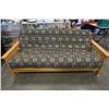 Image 1 : OAK FUTON