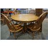 Image 2 : ROUND OAK PEDESTAL DINING TABLE WITH LEAF AND 4 CHAIRS