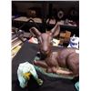 Image 8 : CONCRETE DEER FIGURE AND 2 FROG GARDEN FIGURES