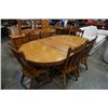 Image 2 : ROUND WOOD DINING TABLE WITH 3 LEAFS AND 6 CHAIRS
