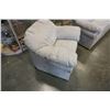 Image 5 : MICROFIBER SOFA AND ARMCHAIR