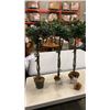 Image 1 : 3 ARTIFICIAL TREES