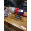 Image 2 : DYSON V10 MOTORHEAD CORDLESS VACUUM W/ ACCESSORIES AND CHARGER RETAIL $599 - TESTED AND WORKING