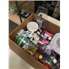 Image 3 : BOX OF ARTS AND CRAFTS SUPPLIES