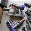 Image 2 : DYSON V8 ANIMAL WITH CHARGER WORKINNG