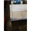 Image 2 : WHITE SOFA SO GOOD LOVESEAT