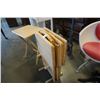 Image 2 : 4 MAPLE TV TRAYS ON STAND