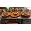 Image 2 : LOT OF ART GLASS AND POTTERY BOWLS AND PLATTERS