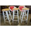 Image 2 : 3 MAPLE AND WHITE BAR STOOLS